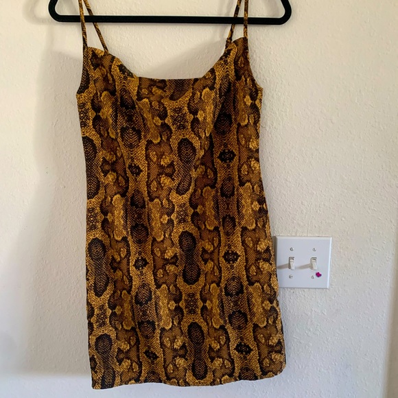 EUC NASTY GAL SNAKE PRINT COWL NECK SHIFT DRESS - Picture 2 of 3